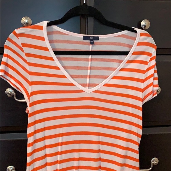 Gap V Neck  Orange Stripes T-Shirt - Picture 2 of 5